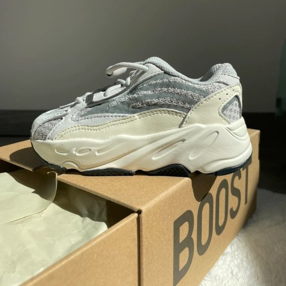 Yeezy Boost 700 V2 Infants - Picture 1 of 11